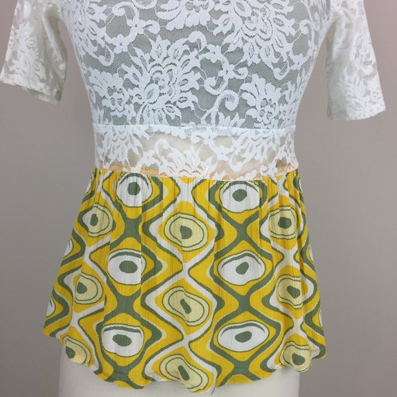 NWT Nena Chic Lace Top One Size (Fits like XS/S) - Picture 3 of 9